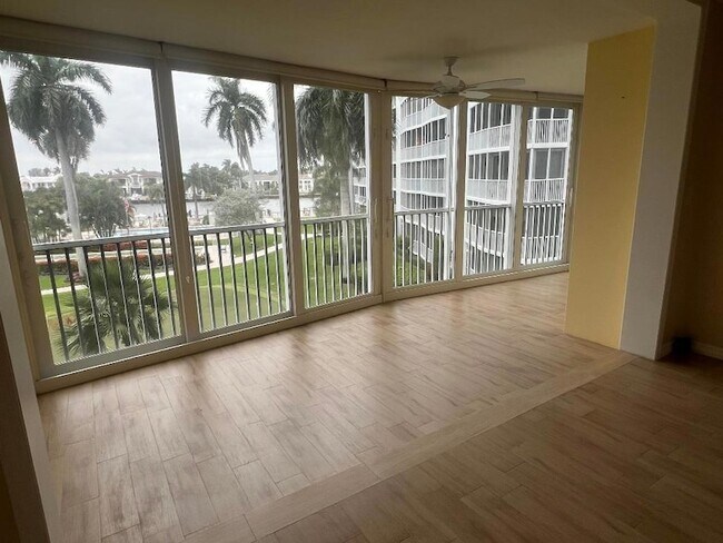 Building Photo - 3224 S Ocean Blvd