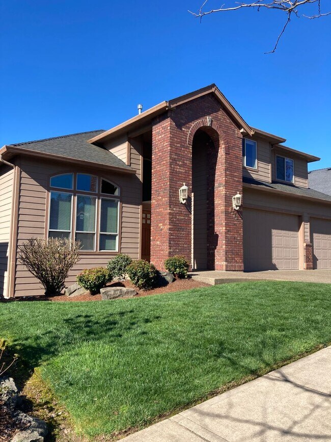 Building Photo - West Meadows Estate 2-Story Home in Salem
