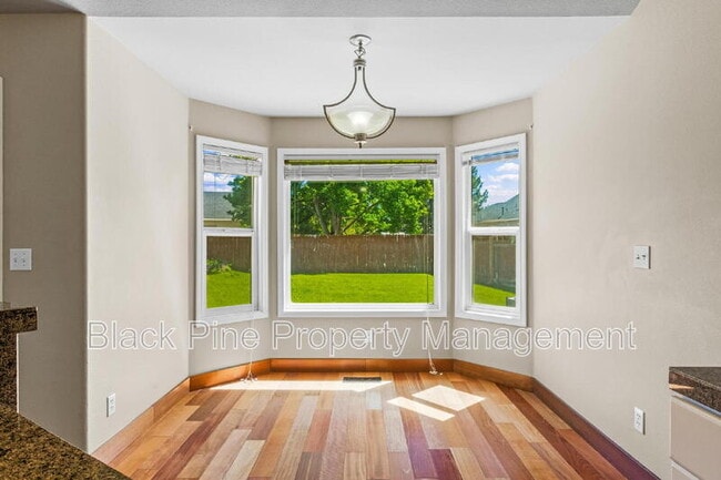 Building Photo - 541 S Canvasback Way