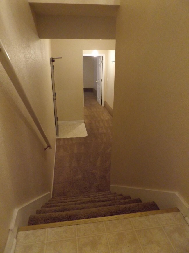 Building Photo - 5645 N Anita Ave