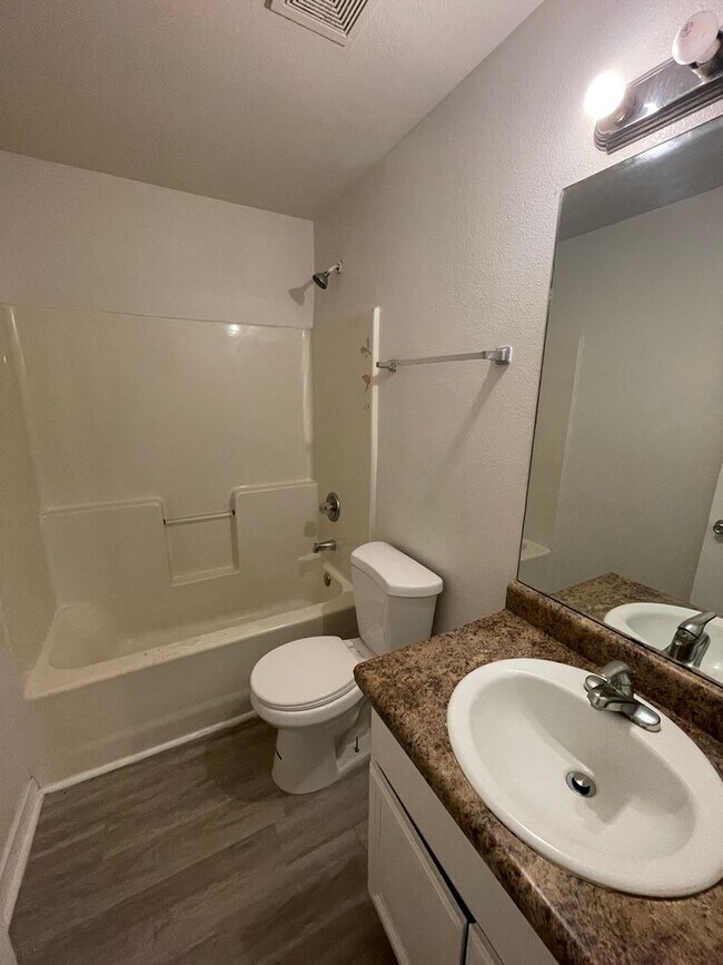 Building Photo - 31 Grand Lido