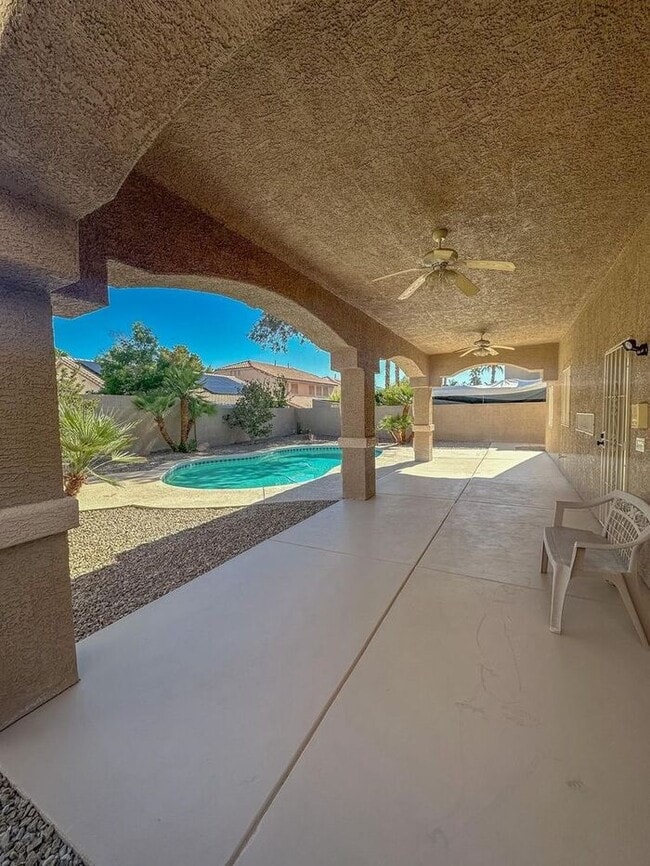 Building Photo - IMMACULATE REMODLED 2 STORY HOME IN HENDER...