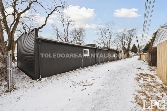 Building Photo - 2129 Nevada St