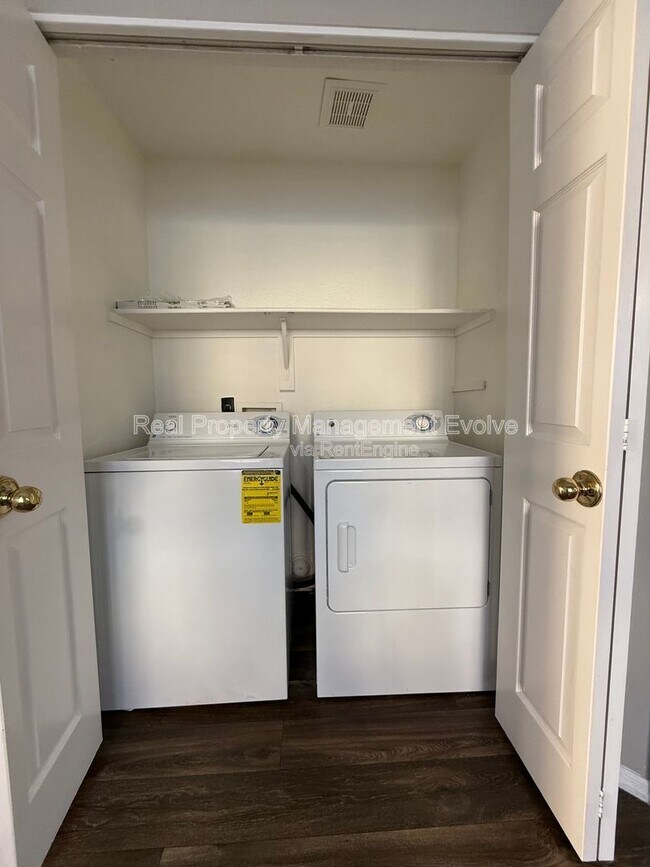 Building Photo - 455 S Mesa Dr