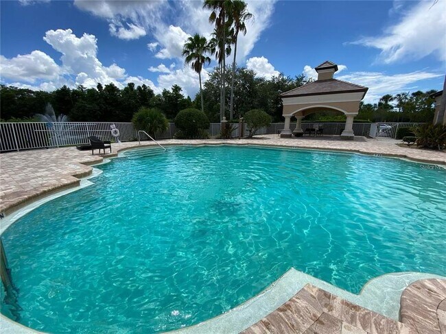Building Photo - 13905 Fairway Island Dr