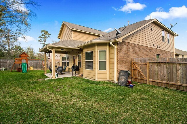 Building Photo - 7631 Willow School Dr