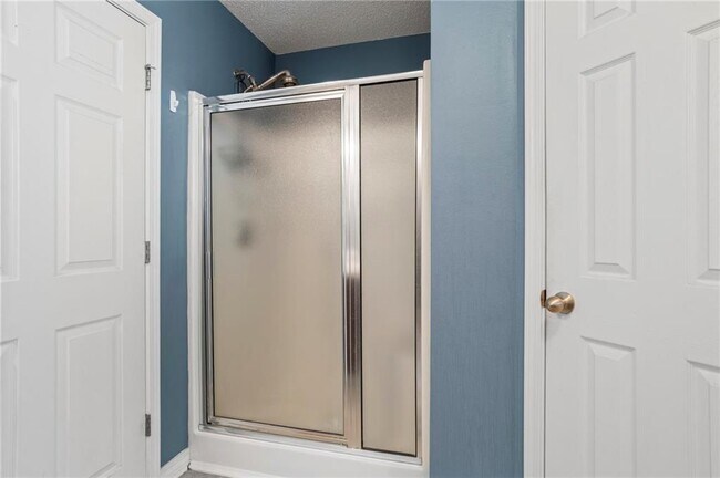 Building Photo - 8650 E Hamilton Bridges Dr