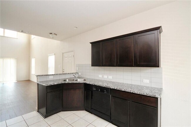 Building Photo - 1620 Bryant Dr