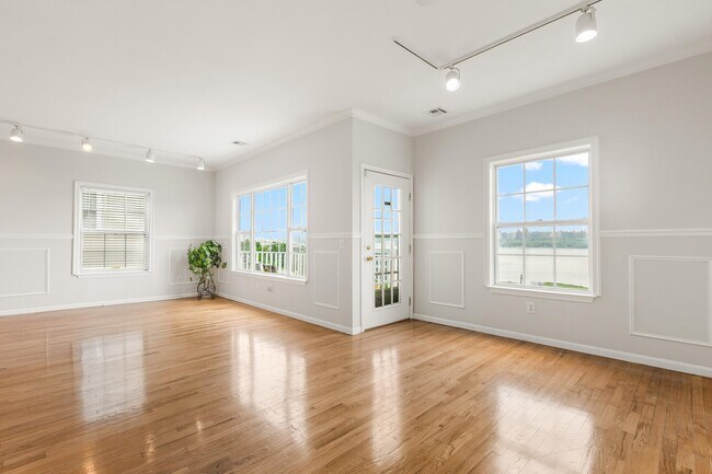 Building Photo - 32 Bergen Ridge Rd