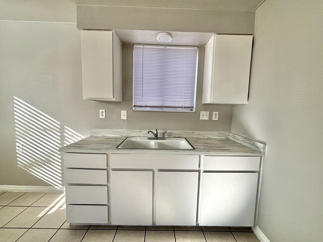 Building Photo - 7875 S 3800 W