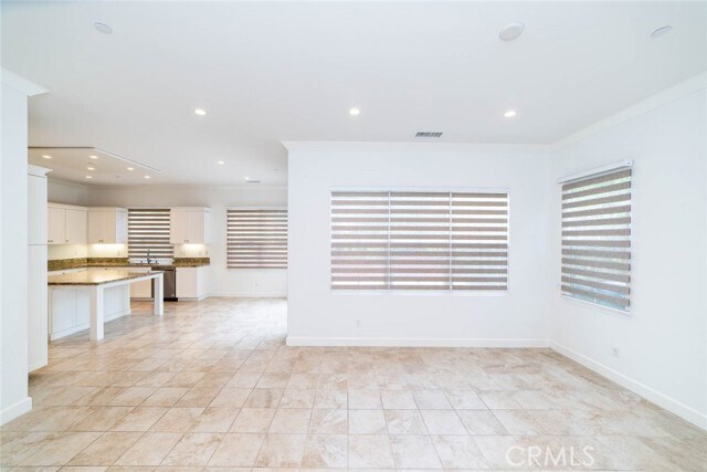 Building Photo - 52 Henson