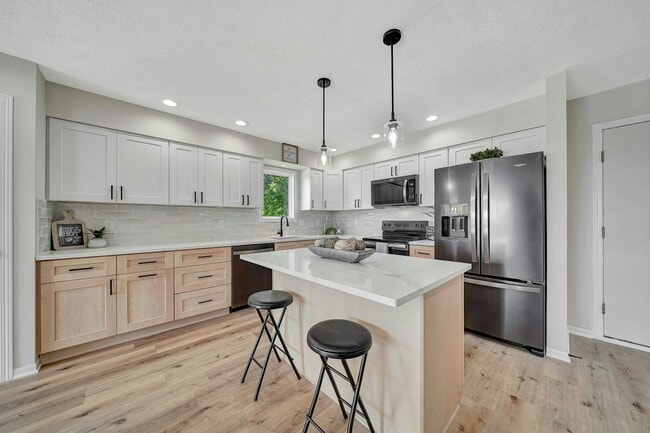 Primary Photo - 5171 W Partridge Ln