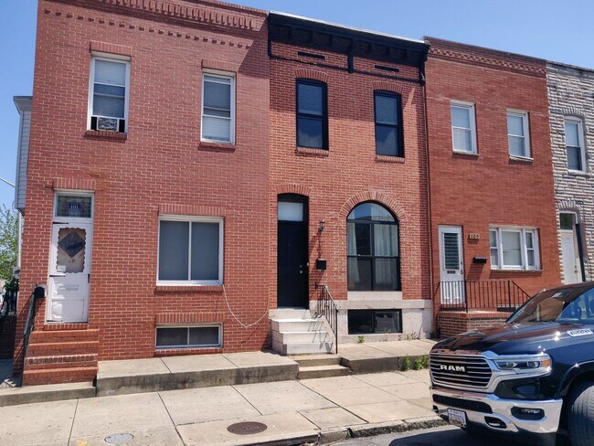 Building Photo - Charming 2BD/3.5BA Townhome in Highlandtown, Baltimore, MD!