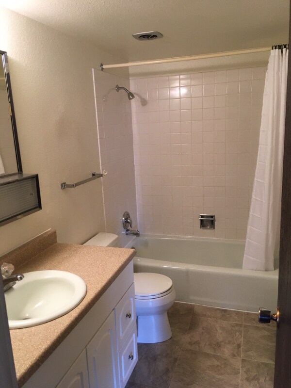 Building Photo - 201 E 6th Ave