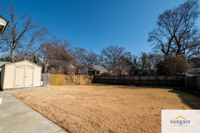 Building Photo - 5615 Queens Chapel Rd