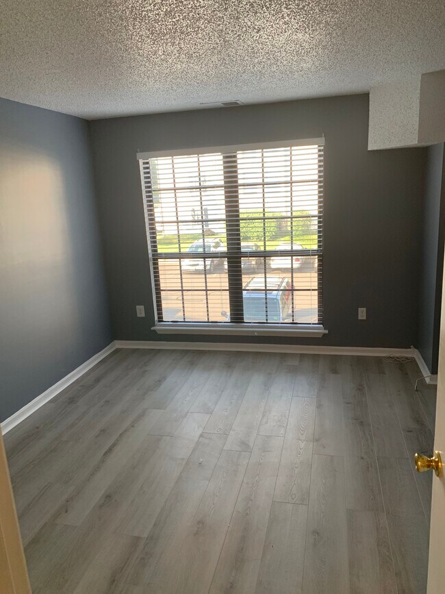 Building Photo - Mary Caroline