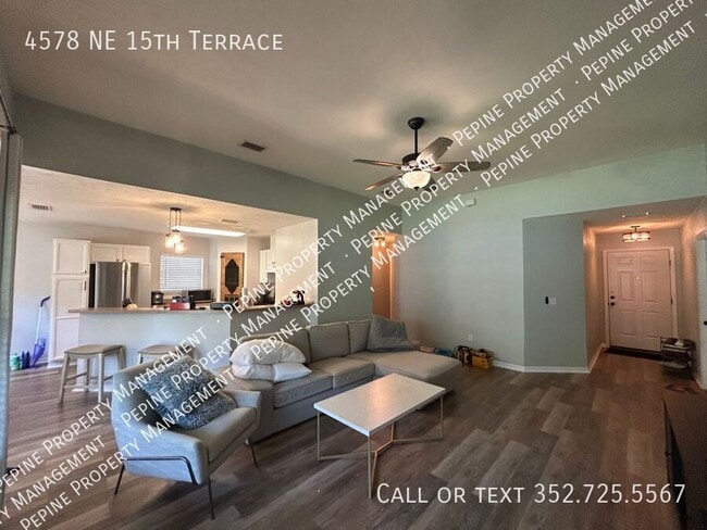 Building Photo - 4578 NE 15th Ter