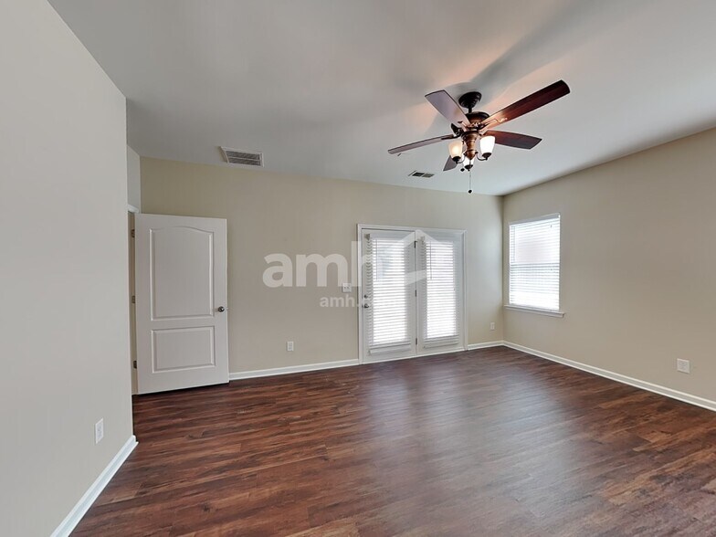 Building Photo - 1613 Deer Meadows Dr