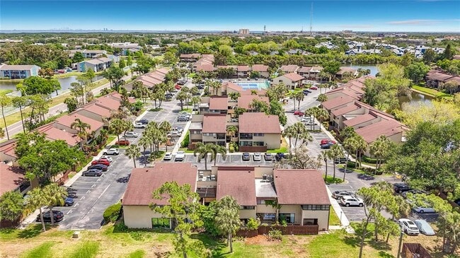 Building Photo - 890 N Village Dr