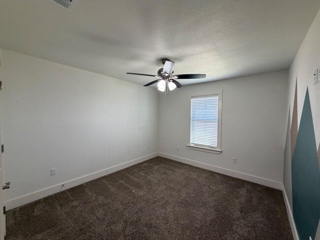 Building Photo - 405 Ranger St