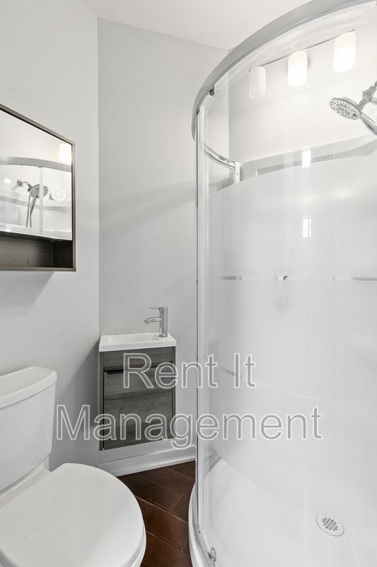 Building Photo - 18765 Larimore St