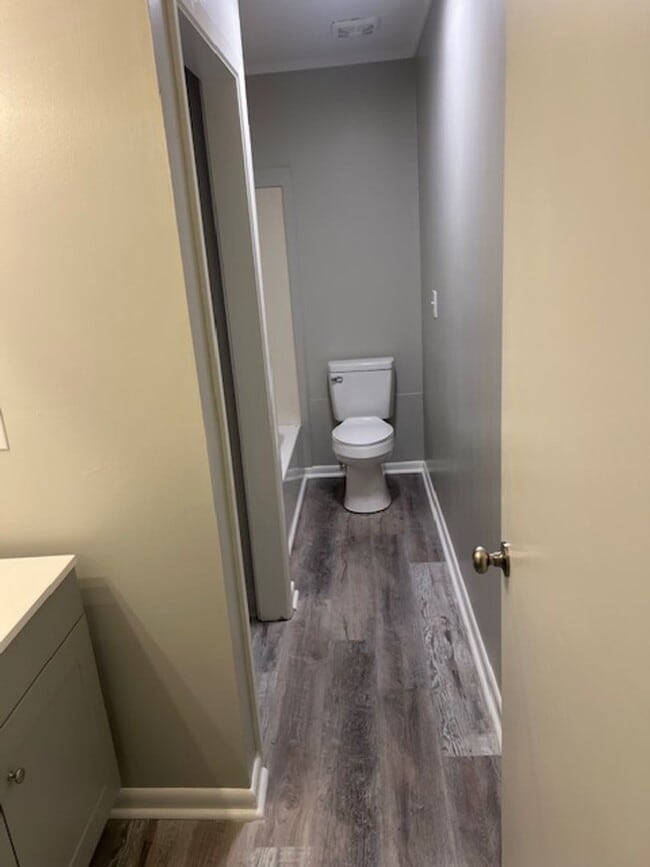 Building Photo - Renovated 5 Bedroom 2 Bath Home for Rent!