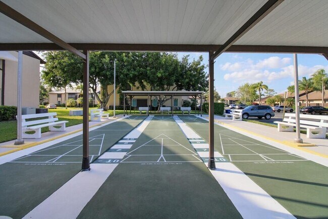 Building Photo - 407 Pine Glen Ln