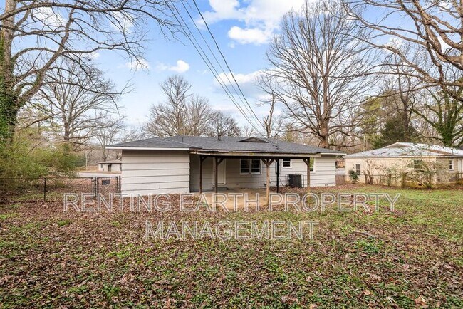 Building Photo - 221 Lawson Rd