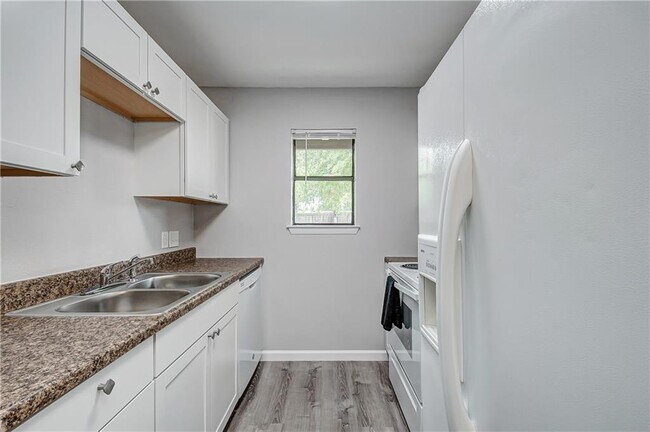 Building Photo - 4307 S 1st St