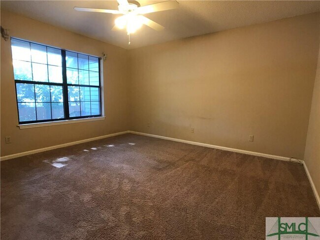 Building Photo - 114 Hidden Lake Ct