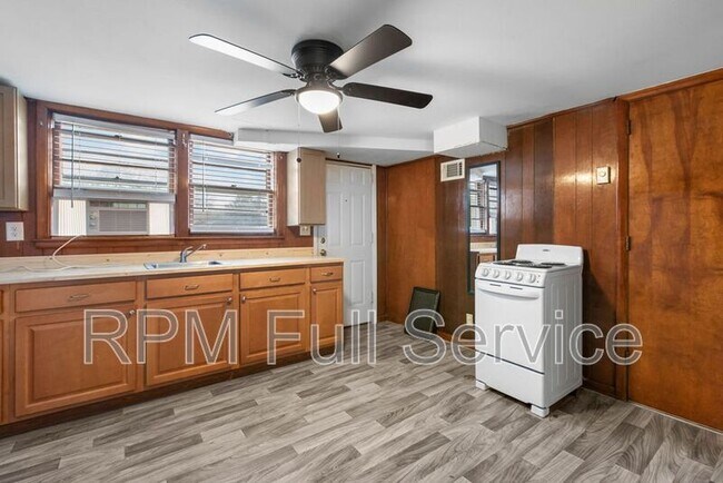 Building Photo - 3127 Larkspur Dr