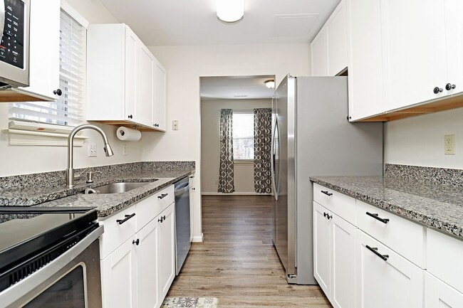 Building Photo - Dog-Friendly Duplex Close To The Shops at Stonefield