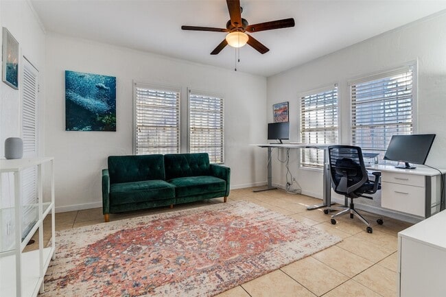 Building Photo - 3331 Urban Ave