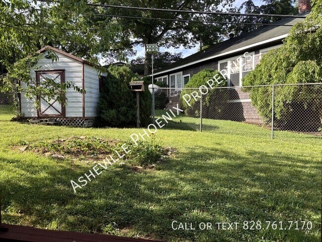 Building Photo - 18 Dogwood Ct