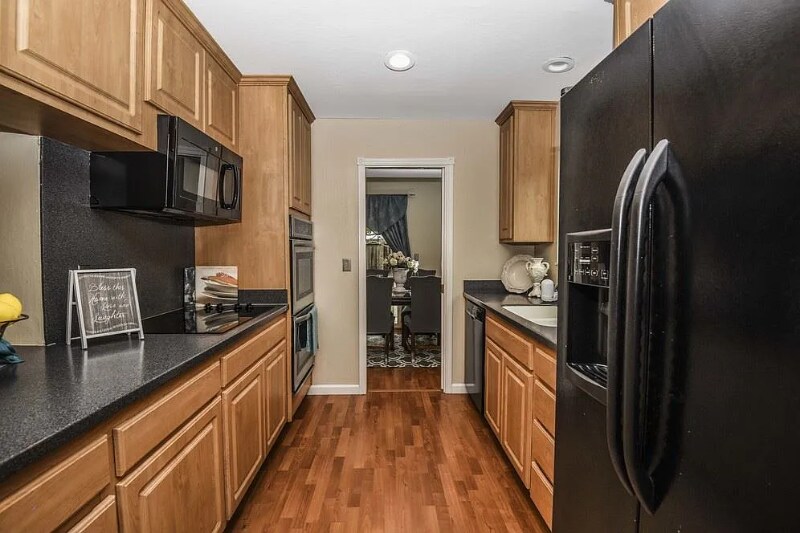 Building Photo - 4984 Hames Dr