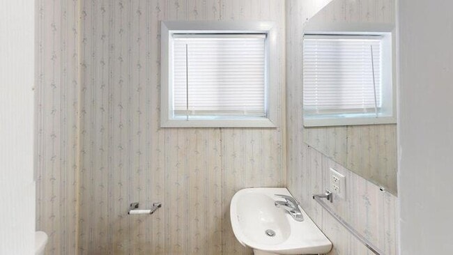 Building Photo - 311 N 12th St