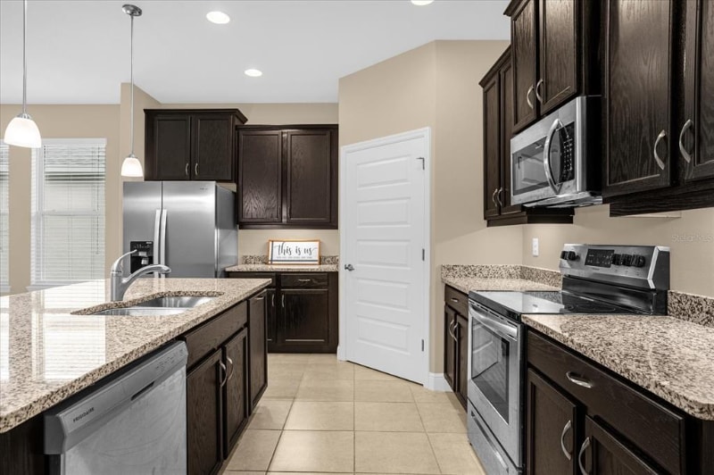 Building Photo - 9537 Waterway Passage Dr