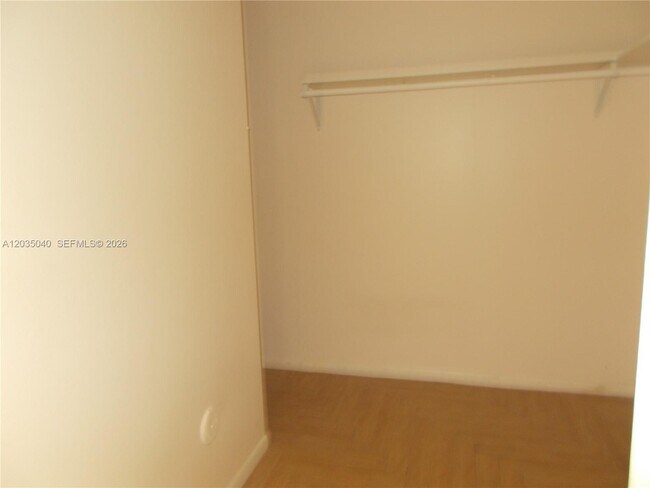 Building Photo - 1400 SW 124th Terrace