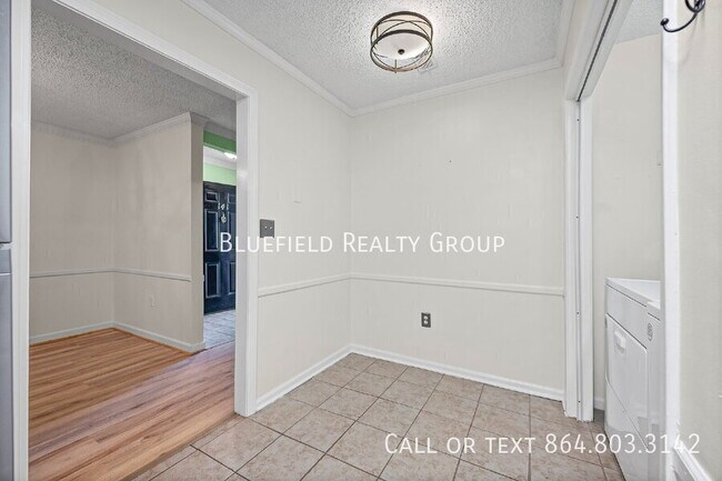 Building Photo - 925 Cleveland St