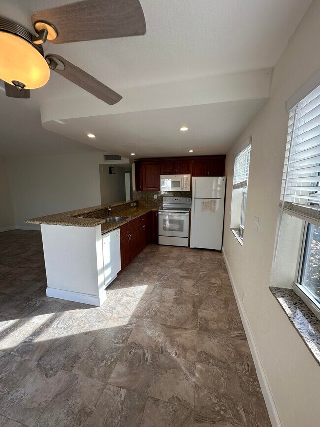 Building Photo - 883 Normandy Trail