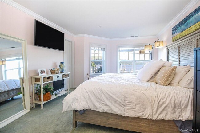 Building Photo - 213 Waterside Close