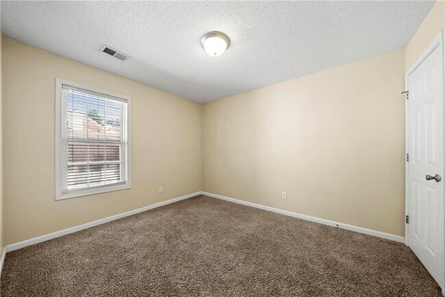 Building Photo - 4317 Chesapeake Trace