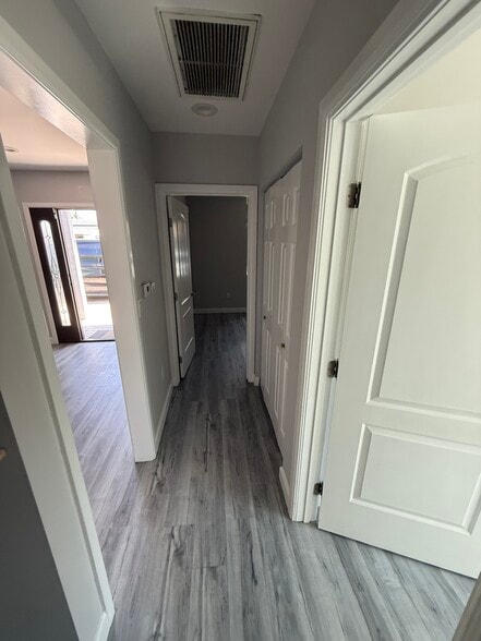 Building Photo - 8225 Ben Ave