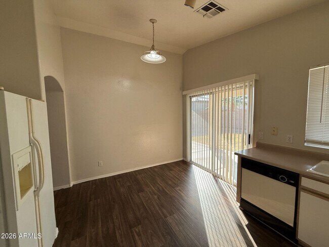 Building Photo - 12071 W Dahlia Dr