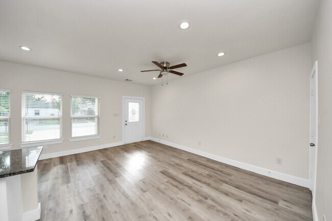 Building Photo - 6827 Mcwilliams Dr