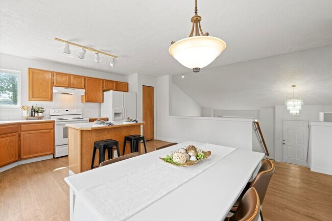 Building Photo - 3408 E 48th Ct