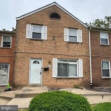 Building Photo - 1919 Addison Rd S