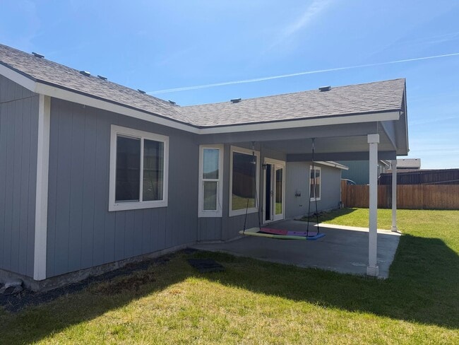 Building Photo - Lots of storage space in this 4- Car garage for all your playthings!!