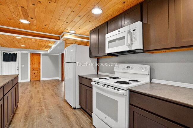 Building Photo - 10022 SE 172nd Ave