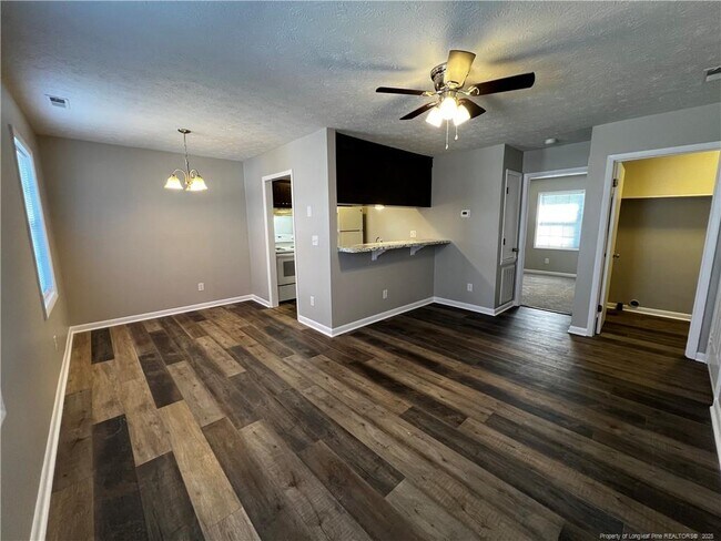 Building Photo - 1433 Ireland Dr